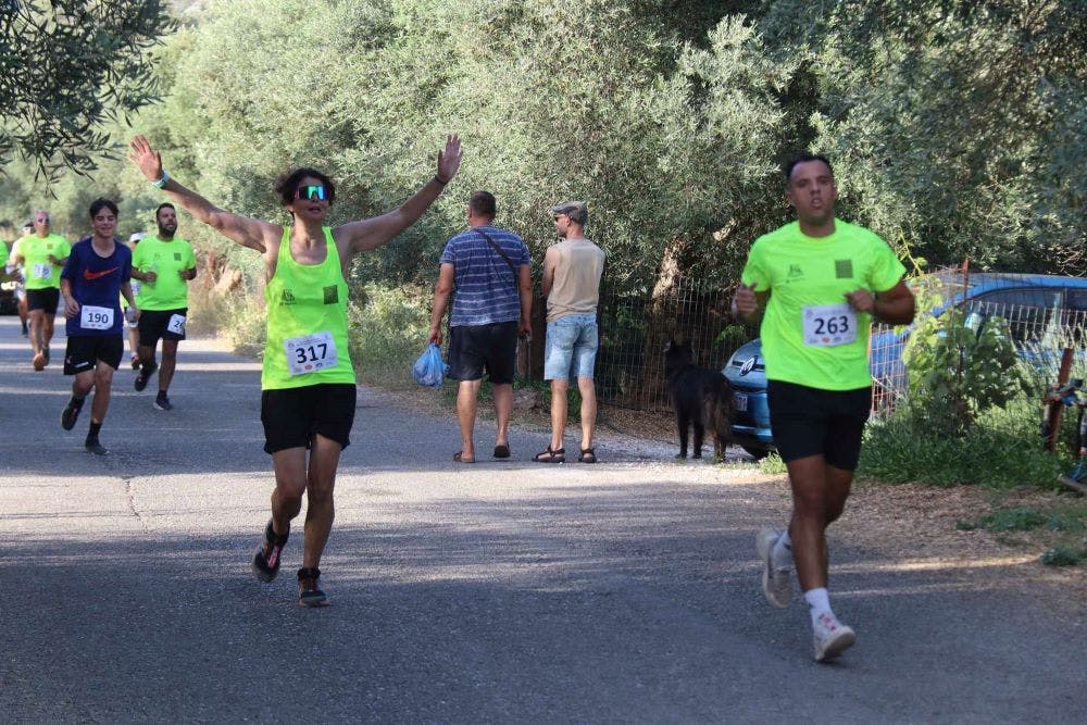 Κωστάκης και Πολυχρονάκη νικητές στον 7ο Αγώνα Δρόμου «Μάχη Φαραγγιού Καντάνου» runbeat.gr 